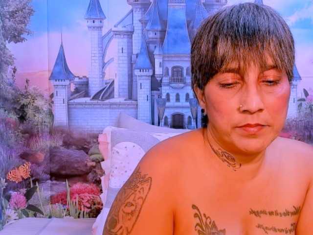 indianroxy webcam