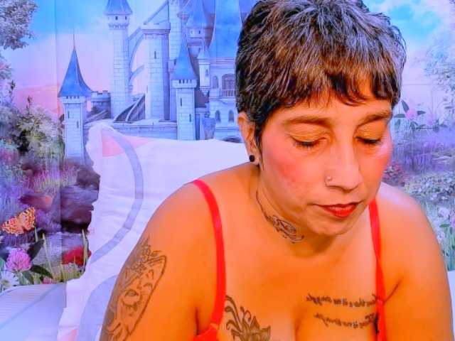 indianroxy webcam