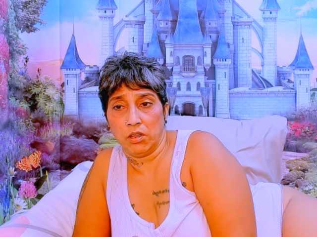indianroxy webcam
