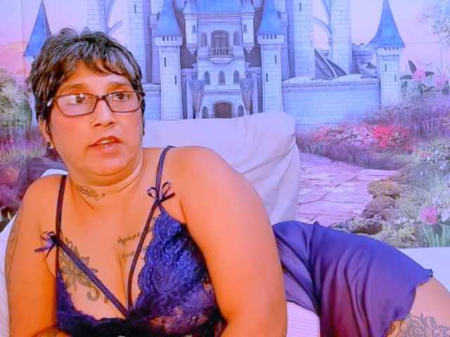 indianroxy webcam