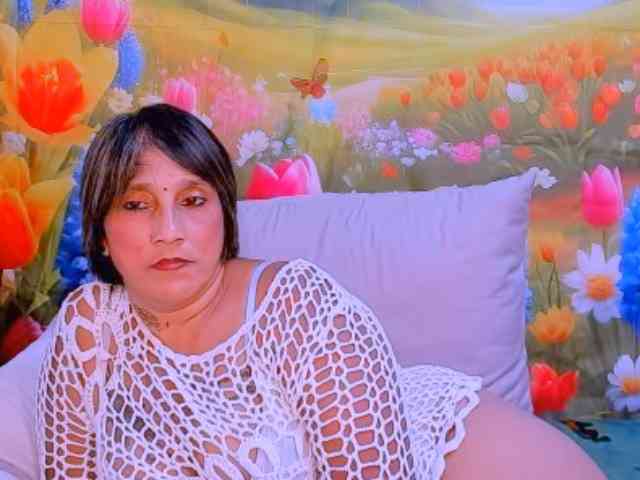 indianroxy webcam