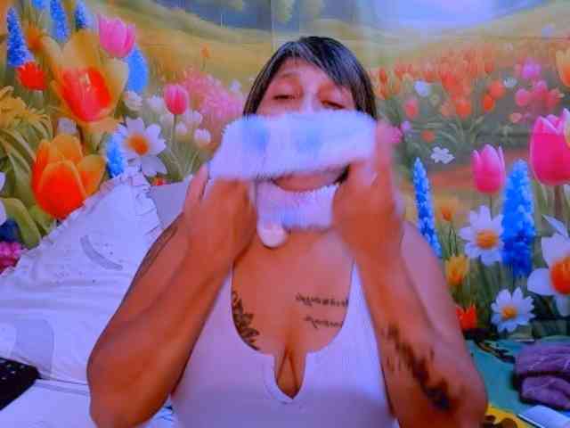 indianroxy webcam