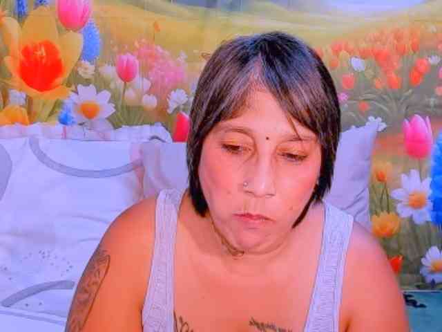 indianroxy webcam