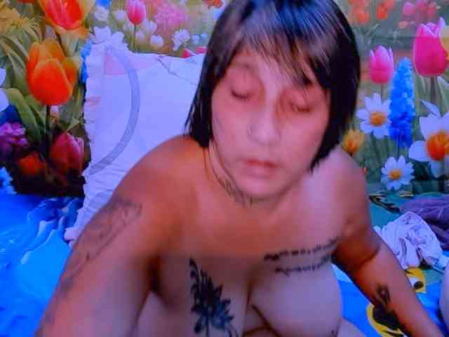 indianroxy webcam