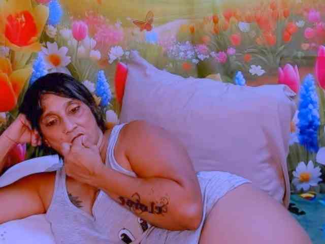 indianroxy webcam