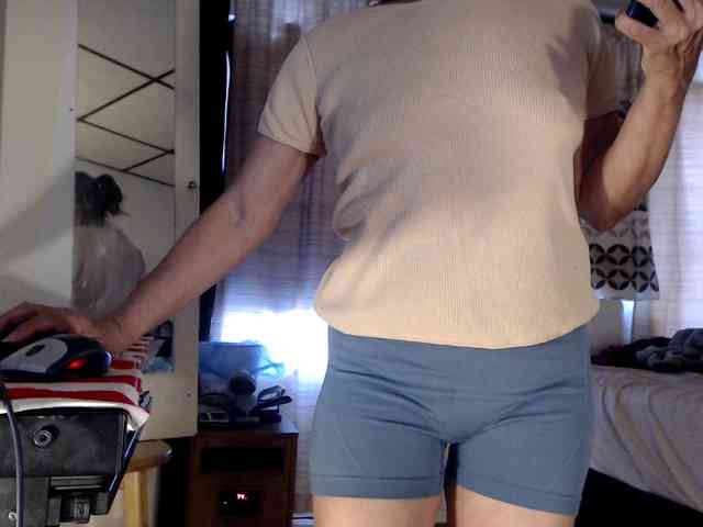 FIXMYASSTOO webcam