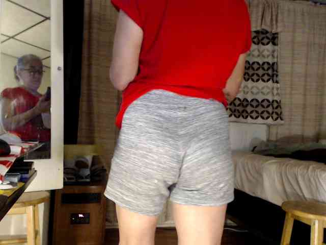FIXMYASSTOO webcam