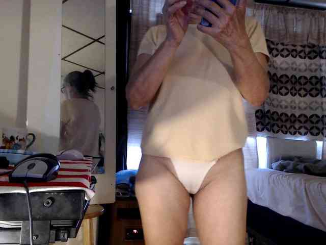 FIXMYASSTOO webcam