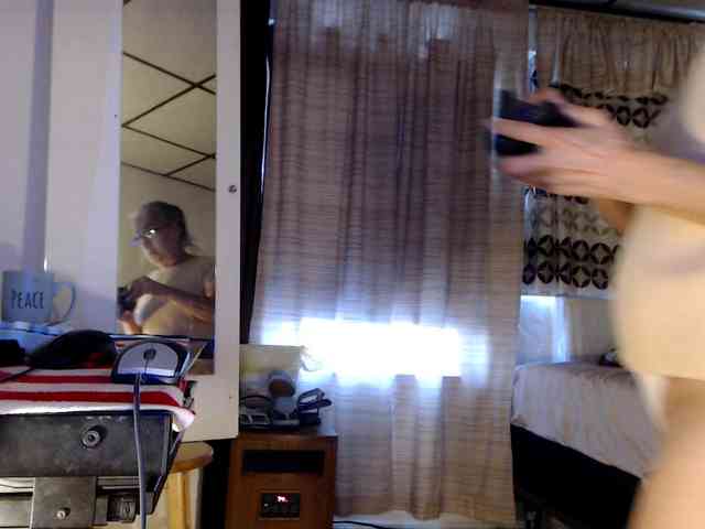 FIXMYASSTOO webcam