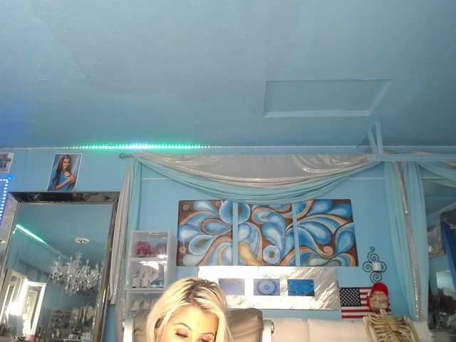 adrianna_fox webcam