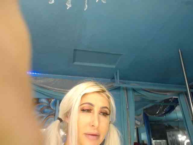 adrianna_fox webcam