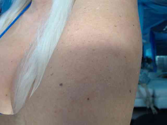 adrianna_fox webcam