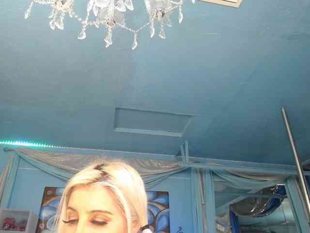 adrianna_fox webcam