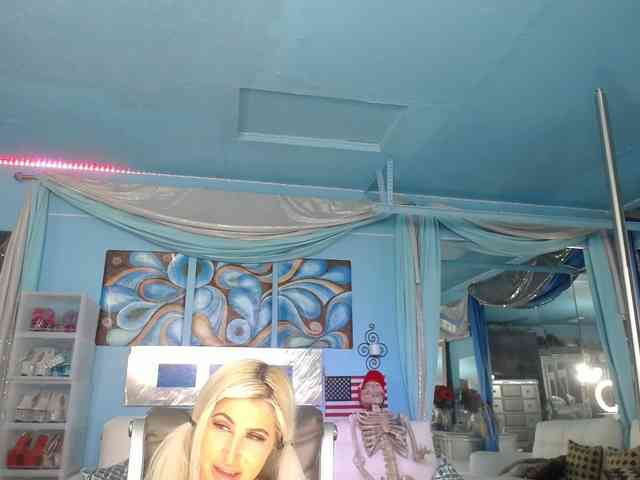 adrianna_fox webcam