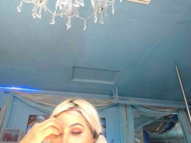 adrianna_fox