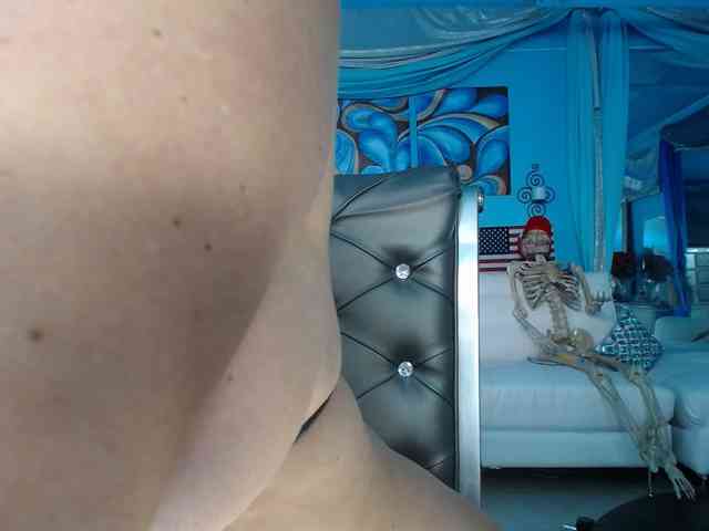adrianna_fox webcam