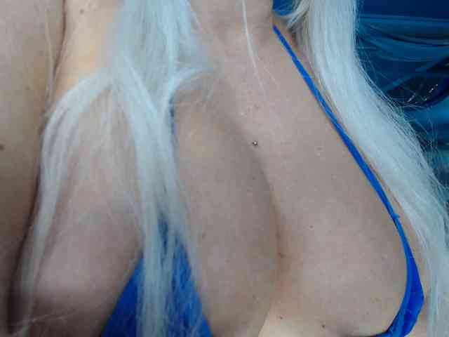 adrianna_fox webcam