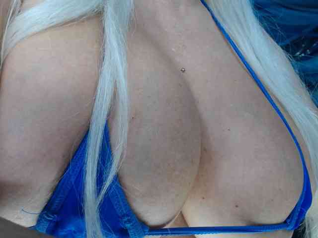 adrianna_fox webcam