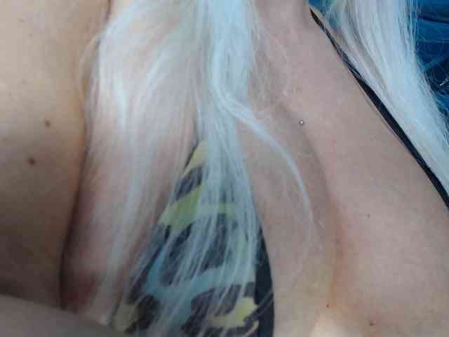 adrianna_fox webcam