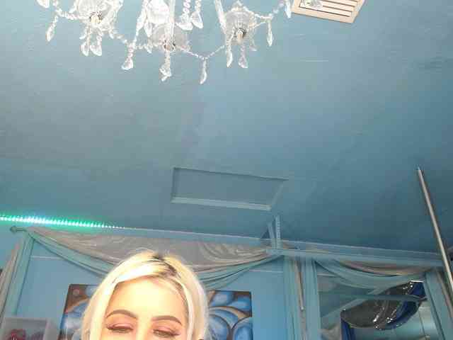 adrianna_fox webcam