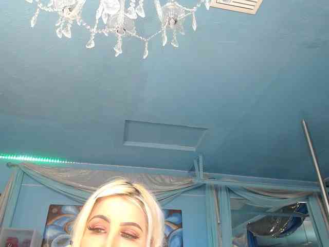 adrianna_fox webcam