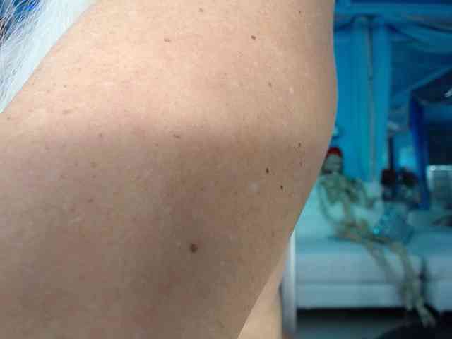 adrianna_fox webcam