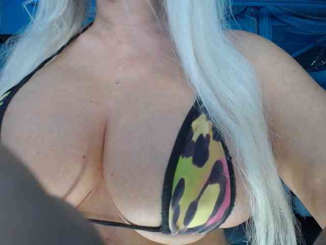 adrianna_fox webcam