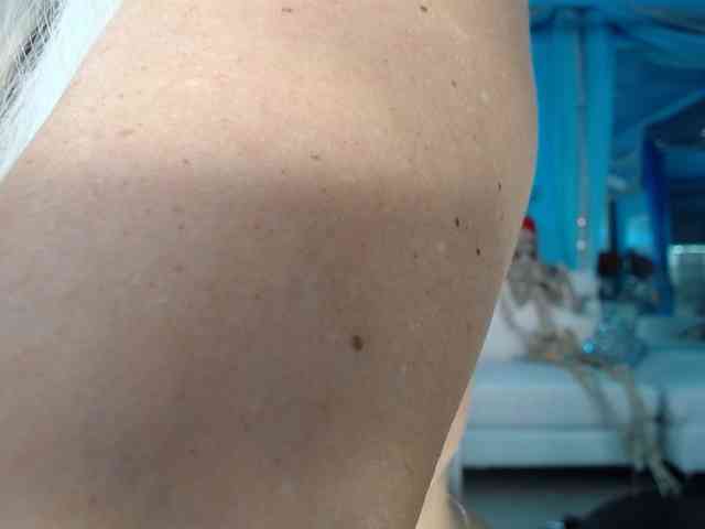 adrianna_fox webcam