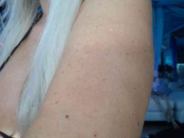 adrianna_fox webcam