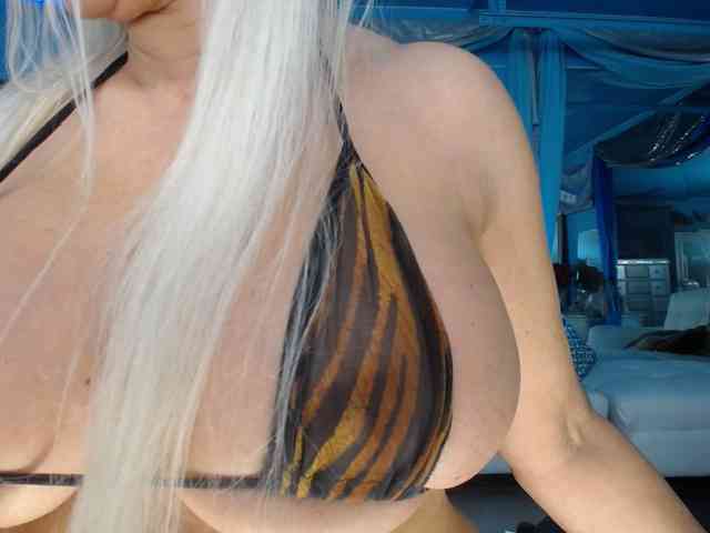 adrianna_fox webcam