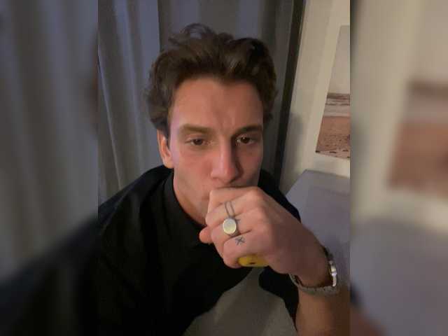 Vai a chattare su ETHAN_MOORE ETHAN_MOORE