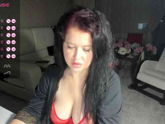 LoveCatsuit webcam