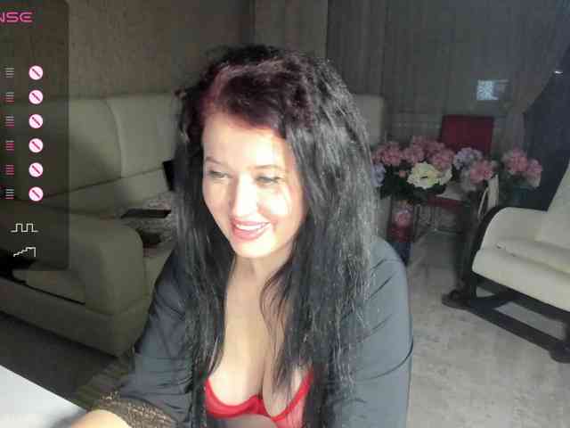 LoveCatsuit webcam