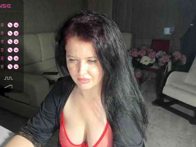 LoveCatsuit webcam