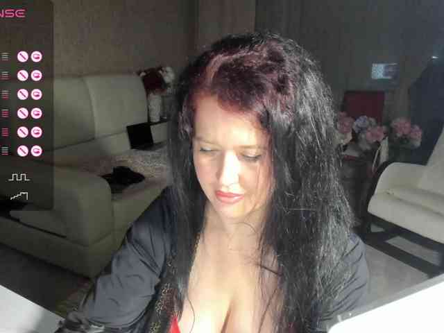 LoveCatsuit webcam
