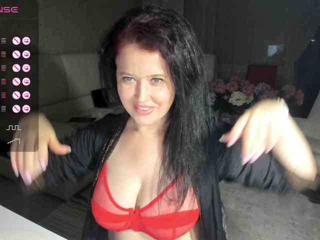 LoveCatsuit webcam