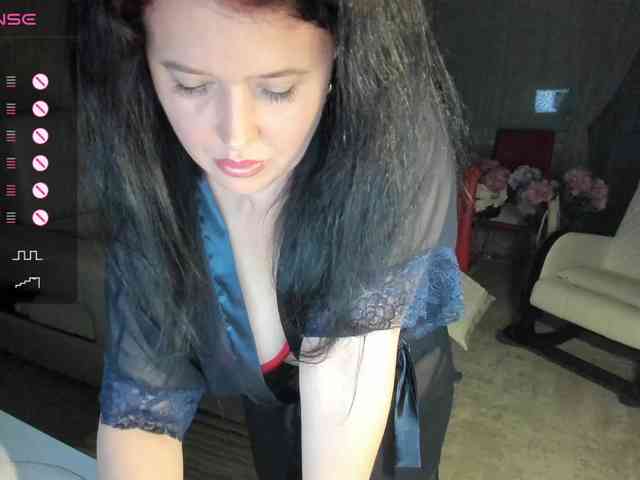 LoveCatsuit webcam