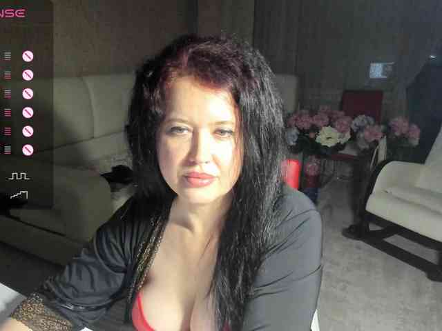 LoveCatsuit webcam
