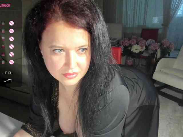 LoveCatsuit webcam