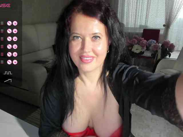 LoveCatsuit webcam