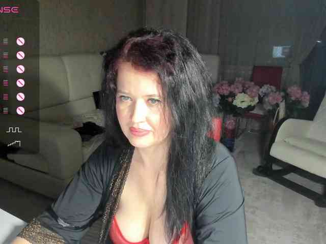 LoveCatsuit webcam