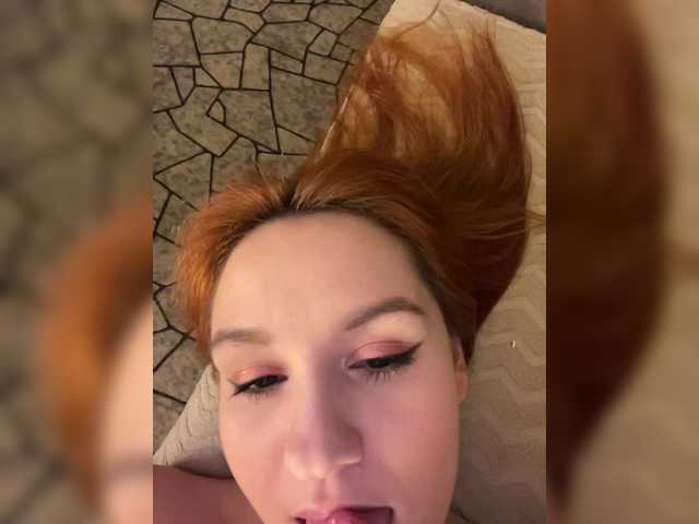 Entra en el chat con el modelo 1_Aariella_1 1_Aariella_1