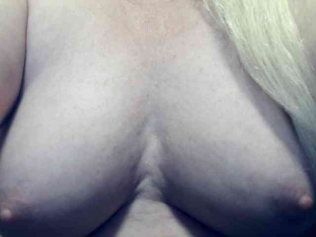 Lilia103 webcam