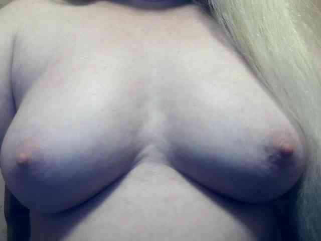 Lilia103 webcam