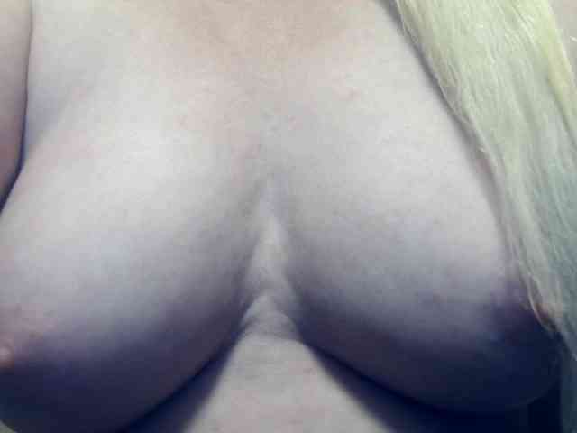 Lilia103 webcam