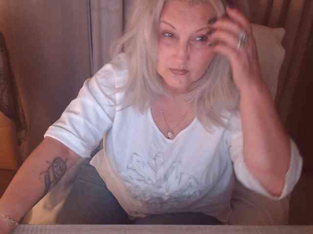 Angel_Dm_Milf webcam