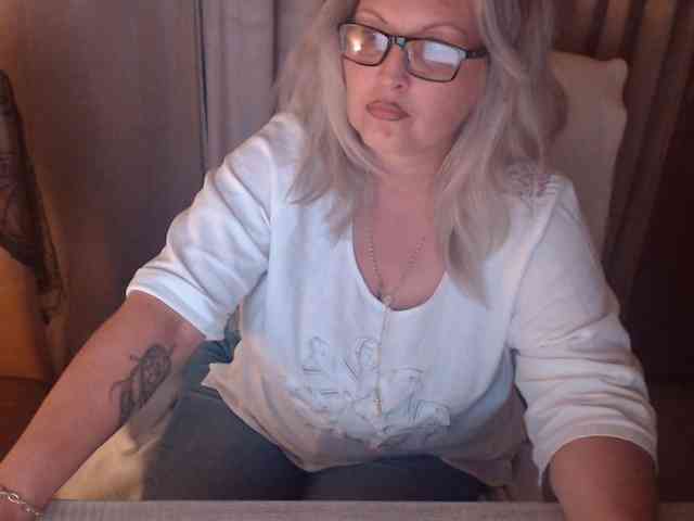 Angel_Dm_Milf webcam