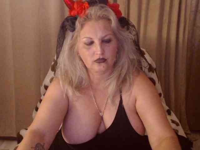 Angel_Dm_Milf webcam