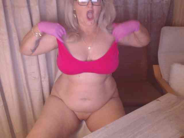 Angel_Dm_Milf webcam