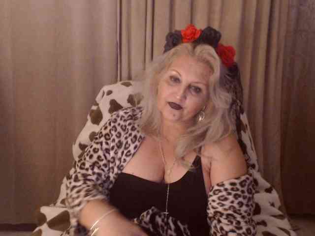 Angel_Dm_Milf webcam